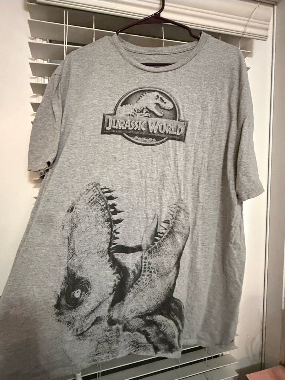 2XL Jurassic World Men’s T Rex Universal Studios Shirt